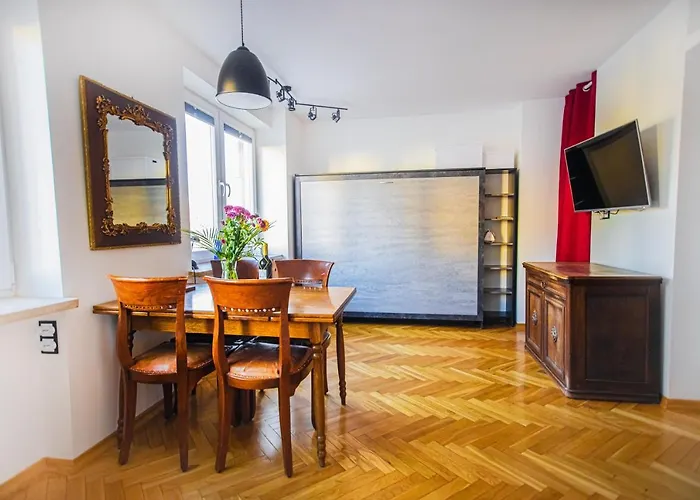 Charming Apt Next To Lazienki Park And City Center